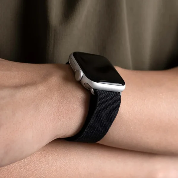 Black | Apple Watch Milanese Magnetic Loop Strap | Stainless Steel Band  | 42mm / 44mm / 45mm - Image 3